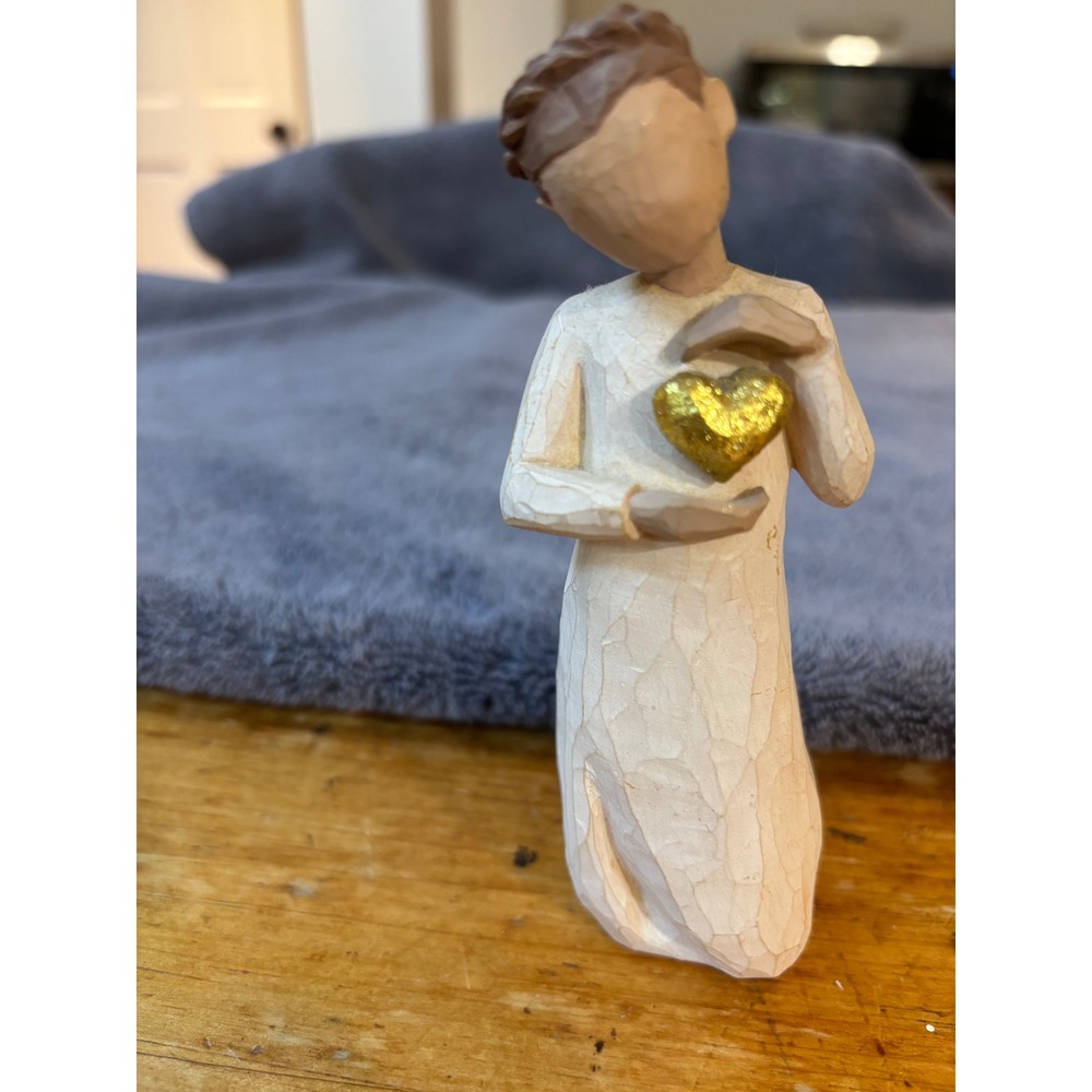 Willow Tree Keepsake Figurine Gold Heart Girl Susan Lordi 2004 Demdaco 26132